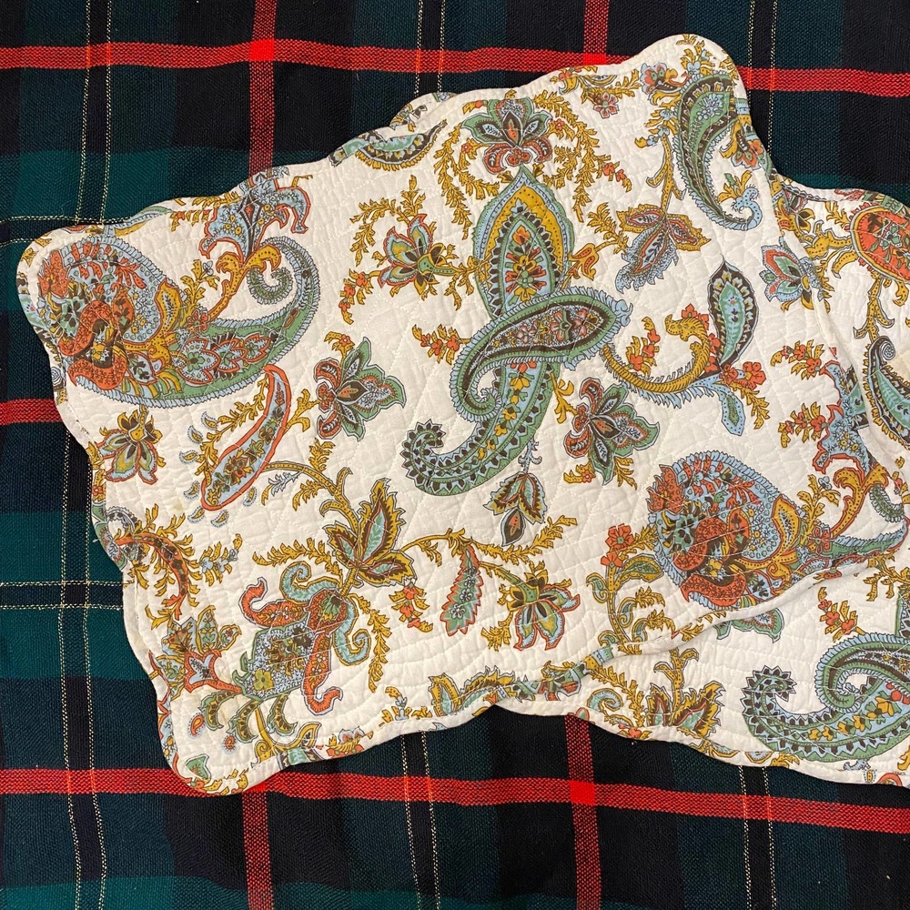 Pair‎ of Reversible Quilted Scallop Edge Paisley Print 100% Cotton